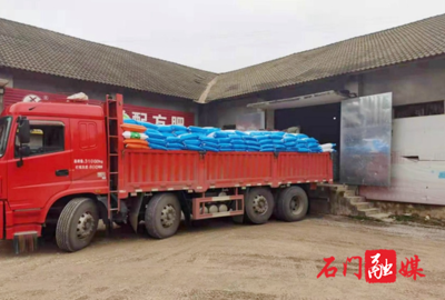 縣供銷(xiāo)社 多方籌措資金備肥保春耕，化肥銷(xiāo)售穩(wěn)步推進(jìn)